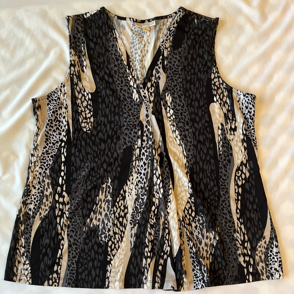 Animal Print Sleeveless Pleated Top